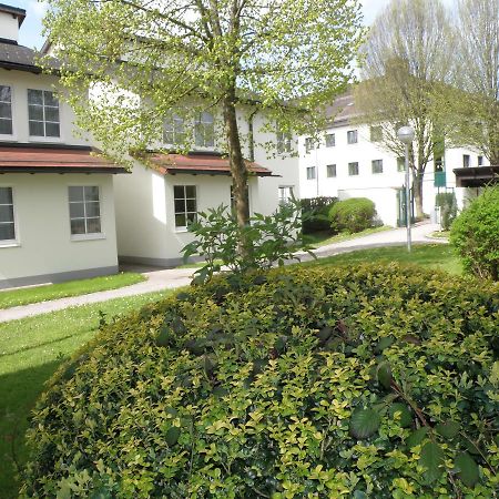 Hotel Sommerhaus Am Internats-Campus Бад Леонфелден Екстериор снимка